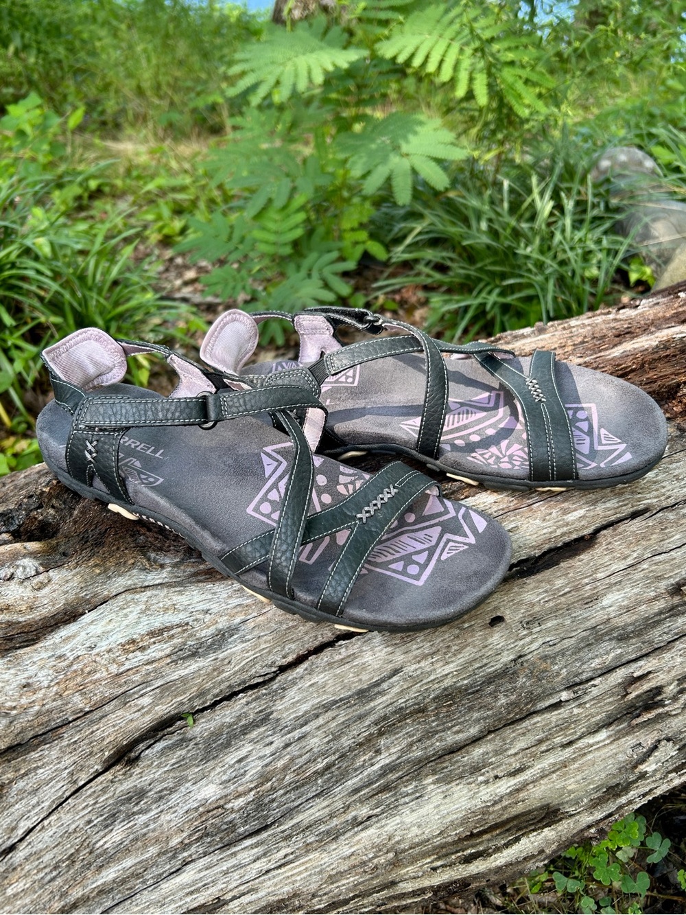 Merrell Women's Black Strappy Leather Sandals - Picture 6 of 15